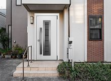 Входная дверь MRC-6310 рейлинг белый RAL 9003