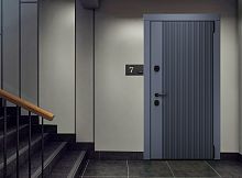 Входная дверь MRC-8021 серый RAL 7024 2 замка