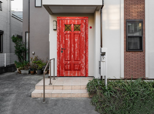 Входная дверь MRC-8729 красный лофт скрытые петли