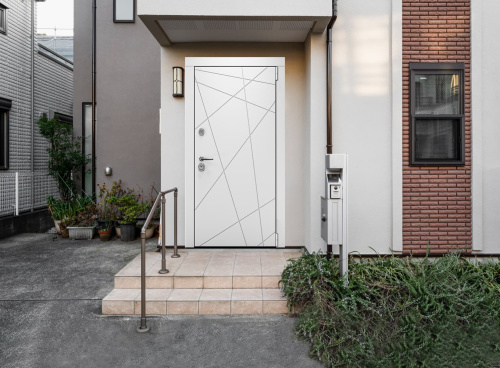 Входная дверь MRC-2511 белый RAL 9003 2 замка