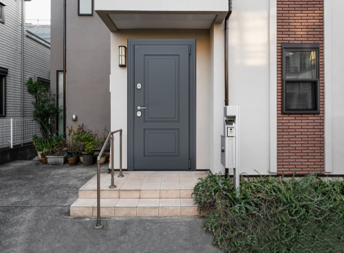 Входная дверь MRC-3323 серый RAL 7024 2 замка